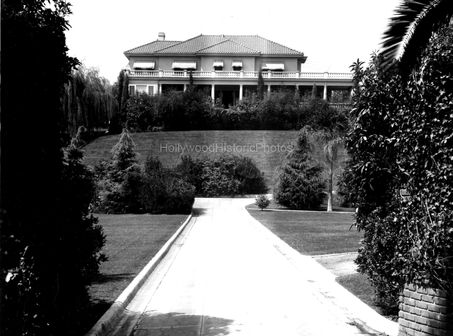 Will Rogers Estate 1921 925 No. Beverly Drive Beverly Hills wm.jpg